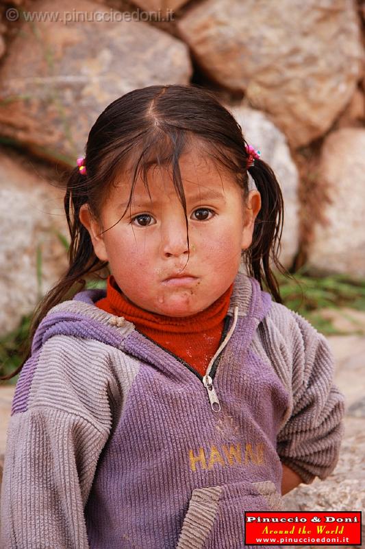 PERU - Chinchero - 09 - little girl.jpg